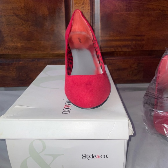 Brand new Red Pumps - Picture 2 of 3